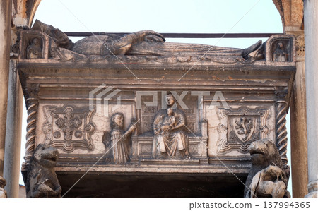 Detail from Guglielmo da Castelbarco gothic tomb outside Sant'Anastasia Basilica in Verona, Italy Detail from Guglielmo da Castelbarco gothic tomb outside Sant'Anastasia Basilica in Verona, Italy 137994365
