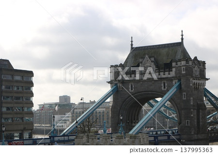 倫敦塔橋與城市景觀 137995363