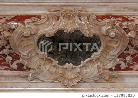 Detail of altar 137995820