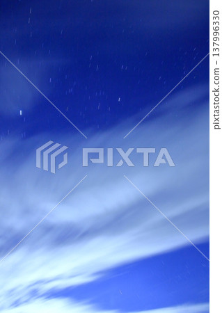 Night sky 137996330