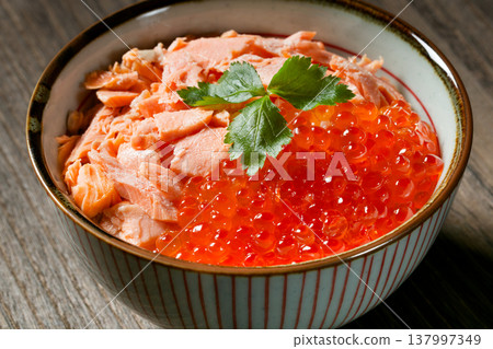 Salmon Ikura on rice 137997349