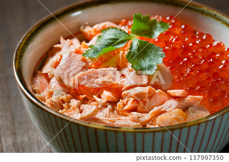 Salmon Ikura on rice 137997350