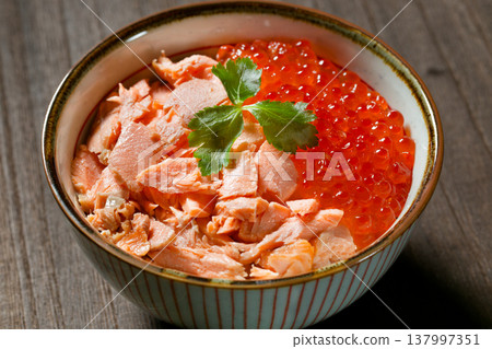 Salmon Ikura on rice 137997351