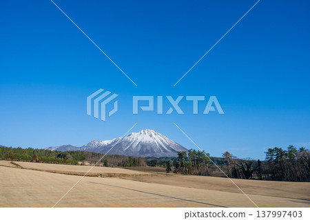 日本鳥取縣山風景非常美麗 137997403