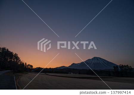 日本鳥取縣山風景非常美麗 137997414