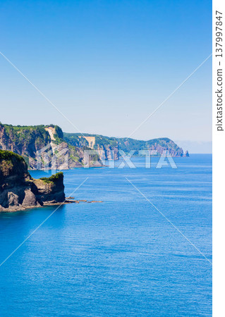 Golden Cape Golden Cape 137997847