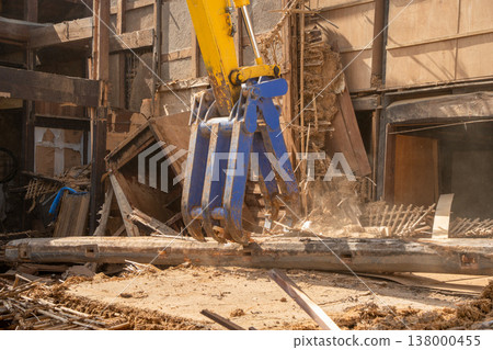 拆除一棟老舊空屋 138000455