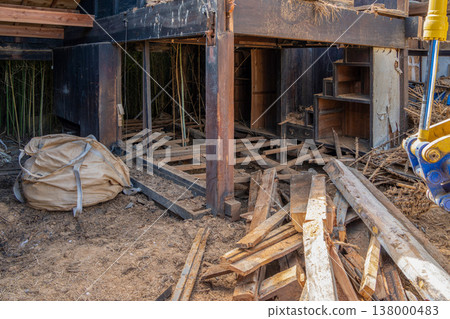 Demolition work of an old vacant house 138000483