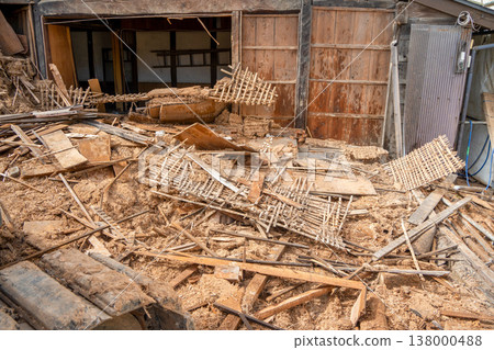 Demolition work of an old vacant house Demolition work of an old vacant house 138000488