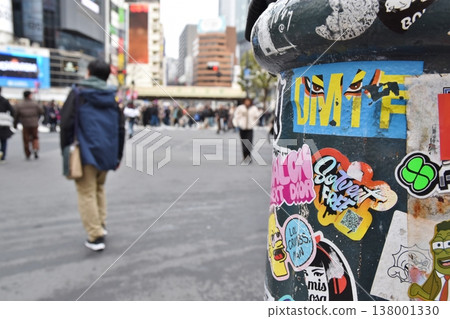 Shibuya scramble crossing in winter, Tokyo Shibuya scramble crossing in winter, Tokyo 138001330