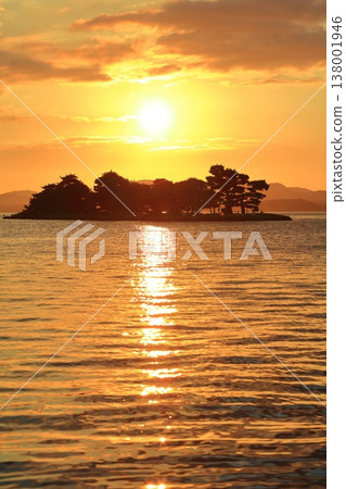 【島根縣】與がそば島和宍道湖的夕陽 【島根縣】與がそば島和宍道湖的夕陽 138001946