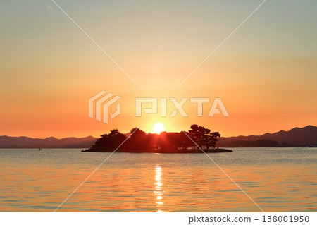 【島根縣】與がそば島和宍道湖的夕陽 【島根縣】與がそば島和宍道湖的夕陽 138001950