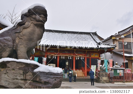 東京雪中的淺草神社 東京雪中的淺草神社 138002317