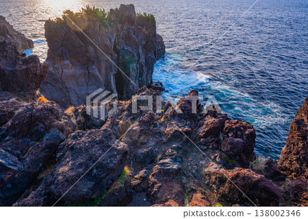 (靜岡縣)東伊豆城崎海灘日出 (靜岡縣)東伊豆城崎海灘日出 138002346