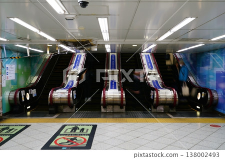日本東京的電扶梯 日本東京的電扶梯 138002493