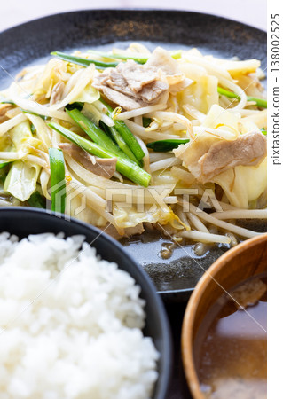 炒好吃的肉類蔬菜套餐 炒好吃的肉類蔬菜套餐 138002525