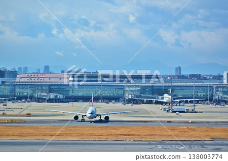 東京羽田機場，晴空萬裡。 138003774