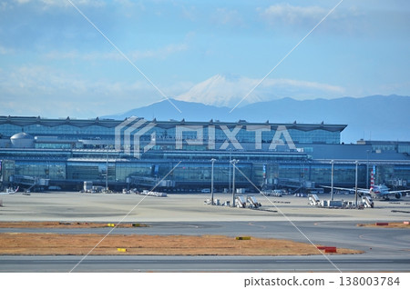 從東京羽田機場看到的富士山 138003784