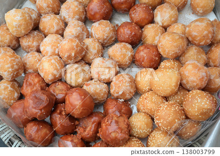 Vietnamese Street Desserts Fried Dough Balls in Hanoi Old Quarter 138003799