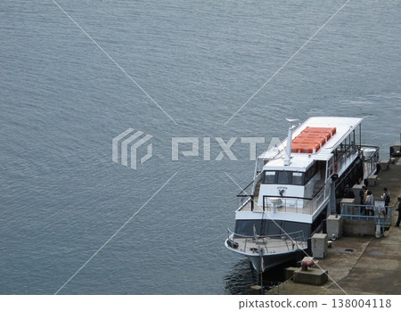 琵琶湖輪船從滋賀郡竹部島出發 琵琶湖輪船從滋賀郡竹部島出發 138004118