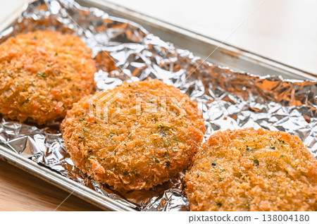 Reheat fried food 138004180