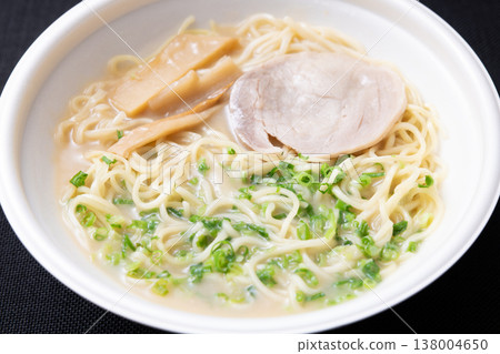 便利商店美味食品:濃鬱的豚骨拉麵 便利商店美味食品:濃鬱的豚骨拉麵 138004650