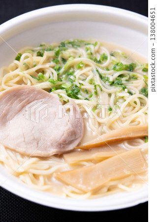 便利商店美味食品:濃鬱的豚骨拉麵 便利商店美味食品:濃鬱的豚骨拉麵 138004651