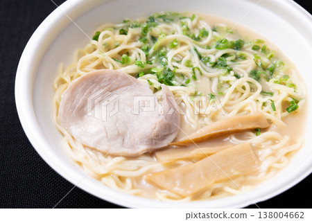 便利商店美味食品:濃鬱的豚骨拉麵 便利商店美味食品:濃鬱的豚骨拉麵 138004662