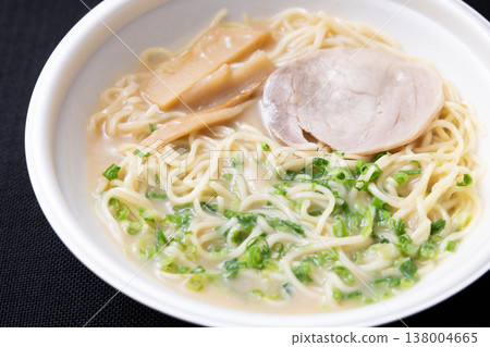 便利商店美味食品:濃鬱的豚骨拉麵 便利商店美味食品:濃鬱的豚骨拉麵 138004665