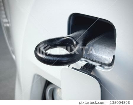 Towing hook mounted on the front of the vehicle Towing hook mounted on the front of the vehicle 138004808