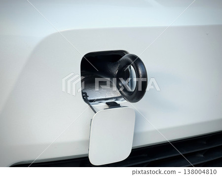 車輛前方安裝有拖車鉤 車輛前方安裝有拖車鉤 138004810