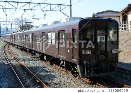 東武8000系列81111F型「葡萄2號」列車停靠在小越線川澄站。 東武8000系列81111F型「葡萄2號」列車停靠在小越線川澄站。 138004959