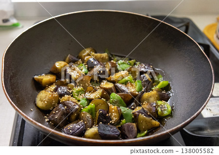 Close-up of stir-fried eggplant and bell peppers with oyster sauce 138005582