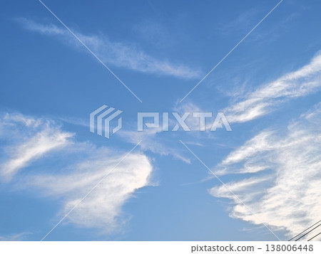 Blue Sky Wispy Cirrus Clouds Daytime Landscape Blue Sky Wispy Cirrus Clouds Daytime Landscape 138006448