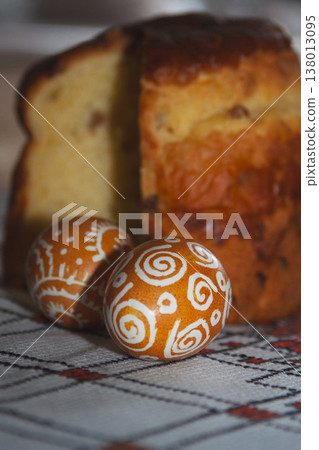 Traditional Ukrainian Easter bread and hand-painted Easter eggs Traditional Ukrainian Easter bread and hand-painted Easter eggs 138013095