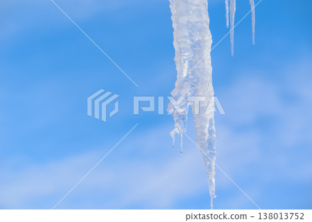 Blue sky and tsurara Blue sky and tsurara 138013752