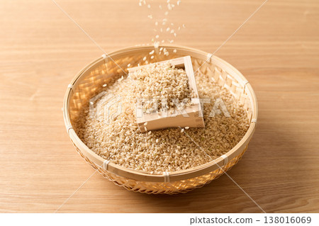 Brown rice flourished 138016069