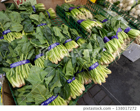 Spinach displayed in the store Spinach displayed in the store 138017272