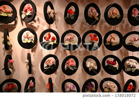 [Koshinkan] Colorful hanging decorations and Hina dolls 138018072