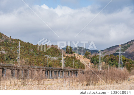 The Kosei Line runs through the foothills of the mountains at the foot of Lake Biwa, in Makino-cho, Nagahama City, Shiga Prefecture. The Kosei Line runs through the foothills of the mountains at the foot of Lake Biwa, in Makino-cho, Nagahama City, Shiga Prefecture. 138018954