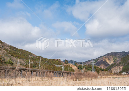 The Kosei Line runs through the foothills of the mountains at the foot of Lake Biwa, in Makino-cho, Nagahama City, Shiga Prefecture. The Kosei Line runs through the foothills of the mountains at the foot of Lake Biwa, in Makino-cho, Nagahama City, Shiga Prefecture. 138018955