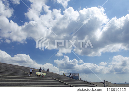 Shonan Kugenuma Beach: Summer clouds and surfers 138019215