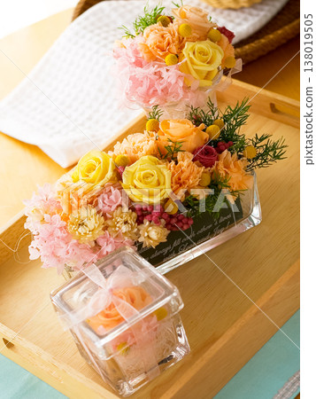 Flower arrangement of colorful roses Flower arrangement of colorful roses 138019505