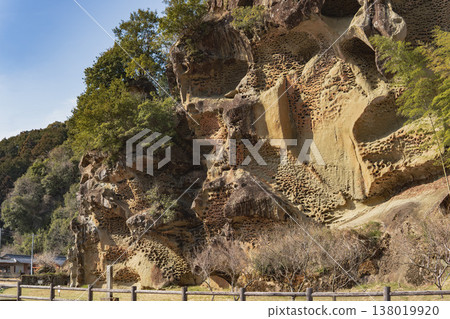 Wakayama Prefecture: Takaike's Insect-Eaten Rock [Nanki Kumano Geopark] Kozagawa Town 138019920