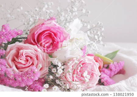 A bouquet of pink roses for springtime happiness (4) A bouquet of pink roses for springtime happiness (4) 138021950