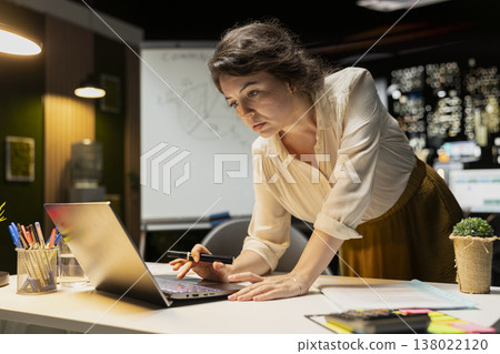 Project manager fixing targets and agenda after hours for evolution, planning objectives for the organization and documenting for a presentation. Support long term development. 138022120