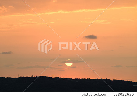 Rising sun, a scene of dawn Rising sun, a scene of dawn 138022650