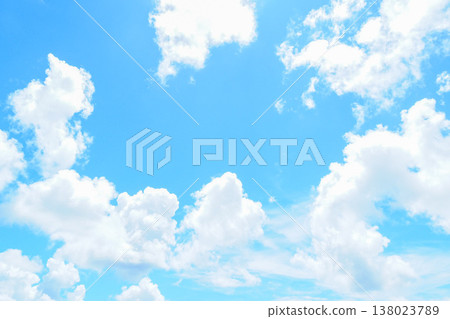 夏天的藍天白雲 138023789