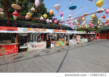 Chinese street stalls and decorations 138023811