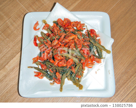 Deep-fried gobies and river shrimp Deep-fried gobies and river shrimp 138025786